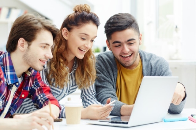 alumnos estudiando a distancia ventajas