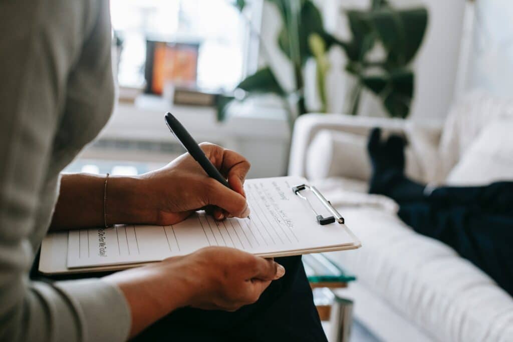 estudiar psicología a distancia desde casa